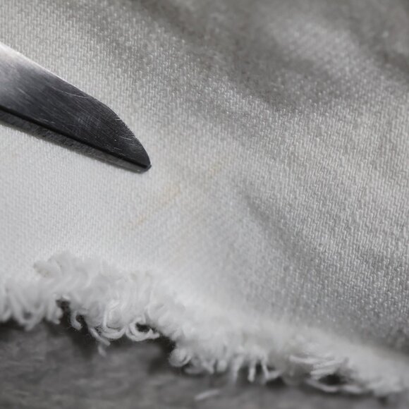 J Brand Shorts Womens 32 White Vixen Cut Off Denim Distressed Raw Hem USA Jeans - Picture 5 of 12